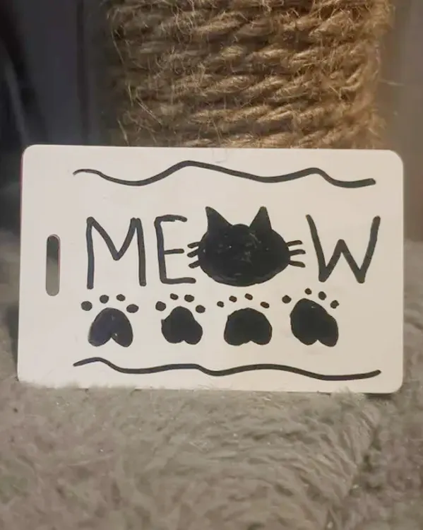 Карта «MEOW» с лапками